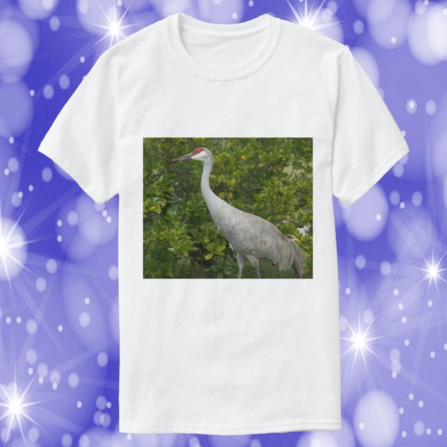 Sandhill Crane Bird Nature Foto T-Shirt (A shirt with a photograph of a Sandhill Crane.)