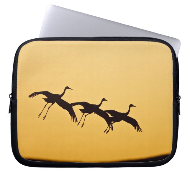 Sandhügel-Kranich bei Sonnenuntergang Laptopschutzhülle (Vorderseite)