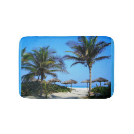 Sandstrand mit Palmen und Meerblick Badematte
