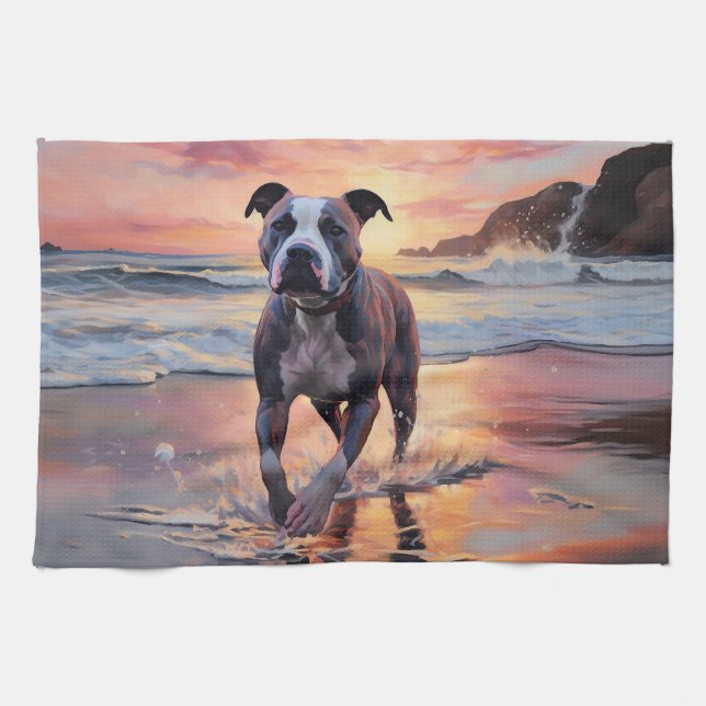 Sandy American Staffordshire Dog on Beach Sunset Geschirrtuch (Horizontal)
