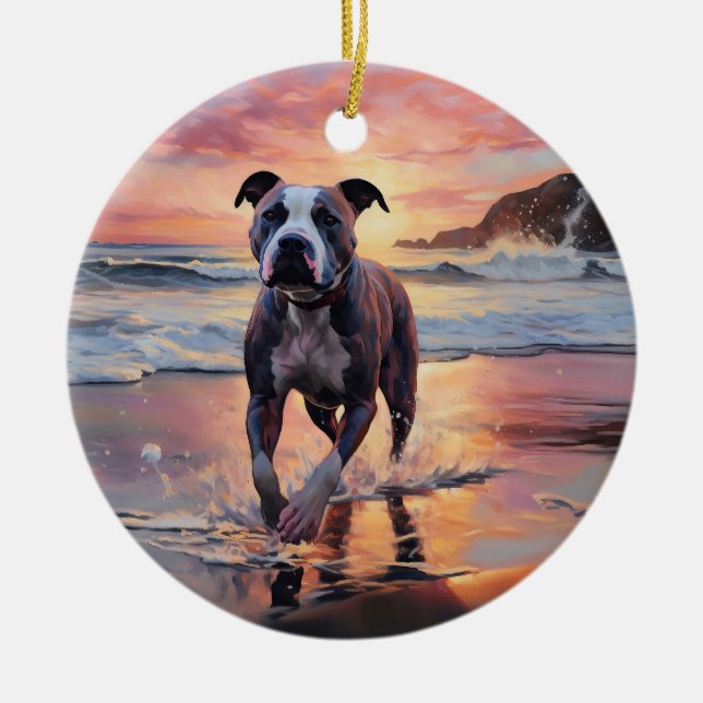 Sandy American Staffordshire Dog on Beach Sunset Keramik Ornament (Vorne)