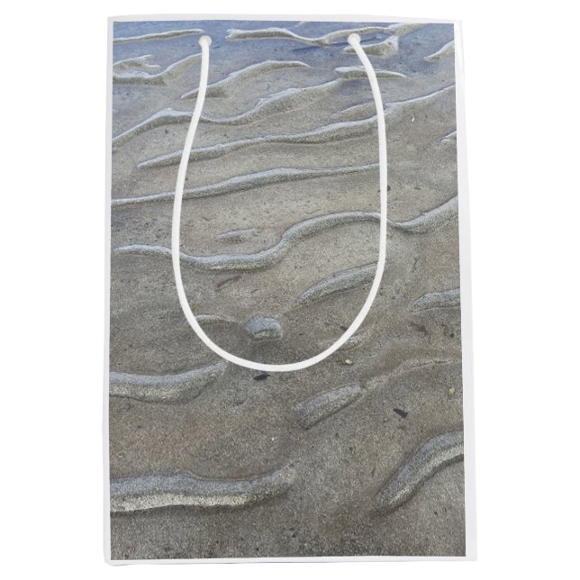Sandy Beach Geschenktasche Mittlere Geschenktüte (Vorderseite)