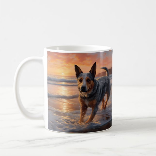 Sandy Paws Australian Cattle Dog on Beach Sunset Kaffeetasse (Links)