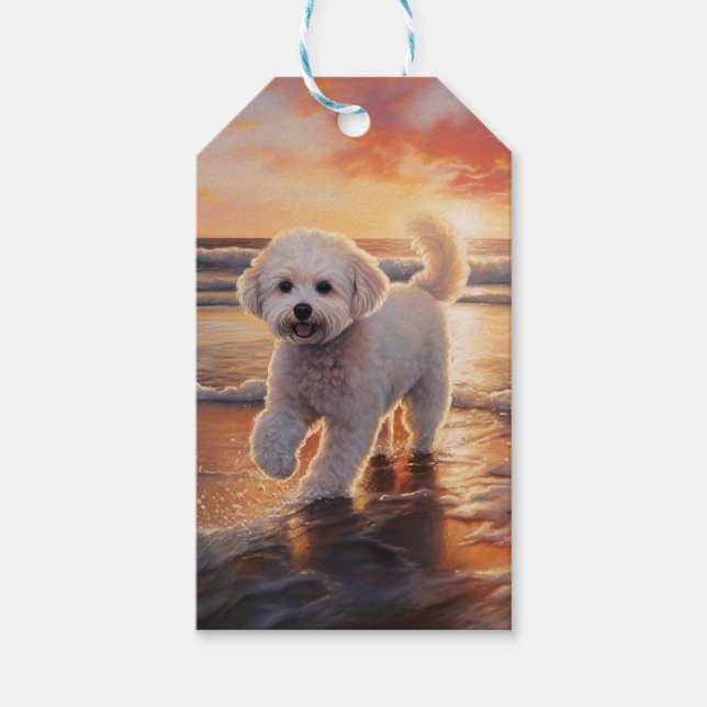 Sandy Paws Bichon Frise Dog on Beach Sunset Geschenkanhänger (Vorderseite)