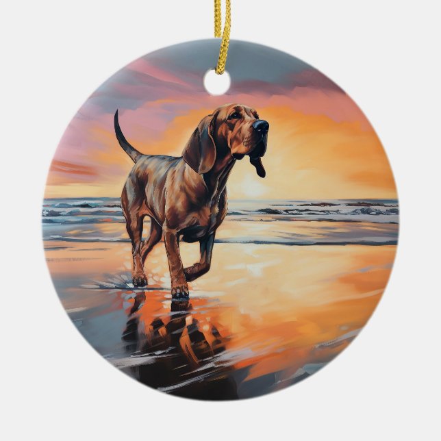 Sandy Paws Bloodhound Dog on Beach Sunset Keramik Ornament (Vorne)
