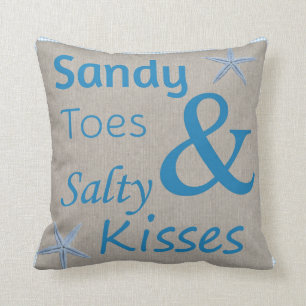 Sandy-Zehen und salziges Kuss-Strand-Leben-Zitat Kissen