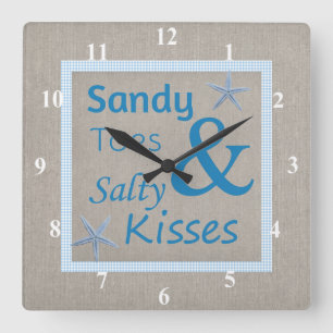 Sandy-Zehen und salziges Kuss-Strand-Leben-Zitat Quadratische Wanduhr