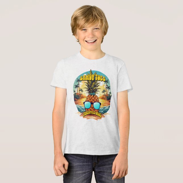 Sandzehen mit Ananas-Bros Tri-Blend Shirt (Vorderseite voll)