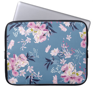 Sanft sanft und zart Blühende Gartenblume wi Laptopschutzhülle