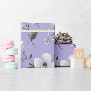 Sanfte Lavendelblüten Weiße Blumengestaltung Geschenkpapier