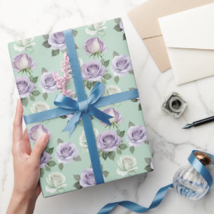 Sanfte lila und weiße Rosen mit Wasserfekteffekten Geschenkpapier