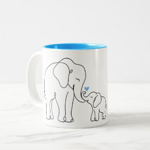 Sanfte Umarmung der Elefanten Zweifarbige Tasse