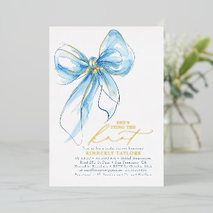 Sanftes Blau Goldene Schleife Elegante Whimsical B Folieneinladung