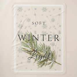 Sanftes Winterlicht mit Kiefernzweig und Schnee Sherpadecke
