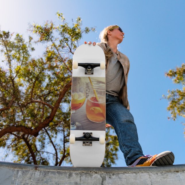 Sangria and Sunshine Skateboard (Außenbereich 1)