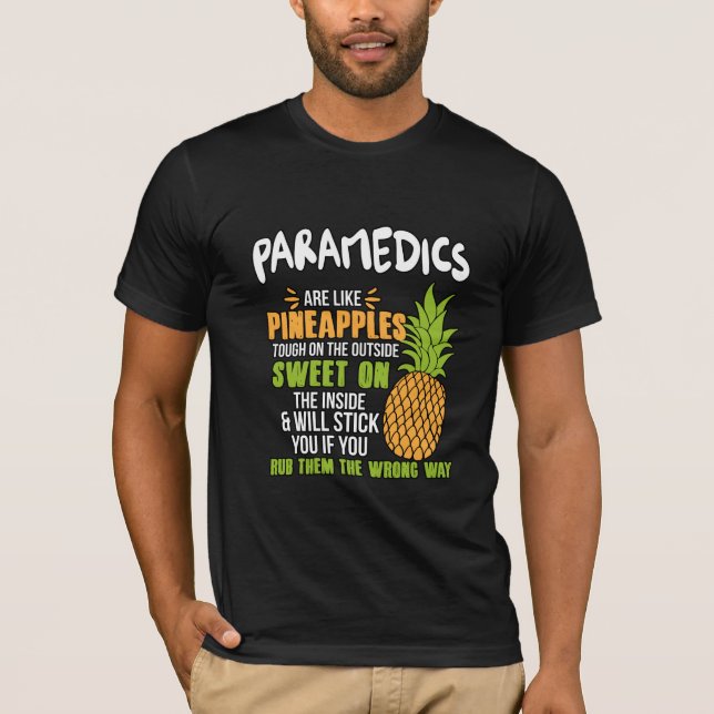 Sanitäranlagen sind wie Ananas. T-Shirt (Vorderseite)