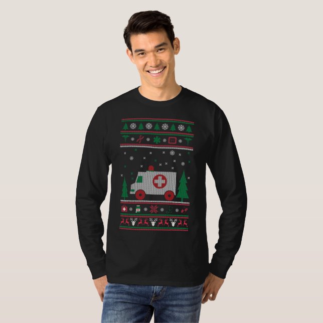 Sanitäter-hässliches Strickjacke-Weihnachten T-Shirt (Vorne ganz)