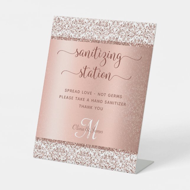 Sanitisierungs-Station Rose Gold Monogram Wedding Sockelschild (Vorderseite)