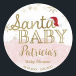 Santa Baby Christmas Girl Babydusche Runder Aufkleber<br><div class="desc">Schöne Kalligraphie mit Schneeflocken,  winterbezogene Babydusche. Einfach mit Ihren Daten personalisieren. Karo der Auflistung,  um passende Elemente als Gehäusekarten zu finden.</div>