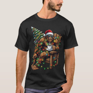 Santa Bigfoot trinkt Kaffee Weihnachtsbaum Xmas  T-Shirt