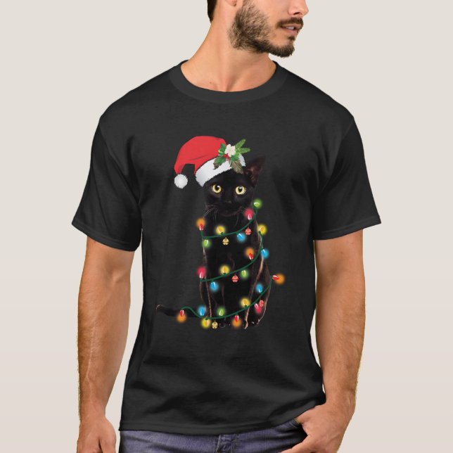 Santa Black Cat hallte in Weihnachtsbaumlicht auf T-Shirt (Vorderseite)