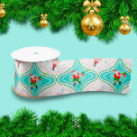 Santa Christmas Pickleball Ogee Pattern Satinband<br><div class="desc">Dieses Geschenkband hat das Weihnachtspickleball Ogee Design Muster. In diesem Vintagen Design wird Santa gezeigt, wie er Pickleball spielt. Als Nächstes haben wir einen Wiffle-Ball in rot und grün sowie einen Pickleball-Schläger, der zu Weihnachten geschmückt wurde. Sie können den Urlaub mit Ihren Pickleball-Freunden genießen, indem Sie ihre Geschenke mit diesem...</div>