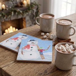 Santa Claus Helfer baut einen albernen Schneemann Fliese