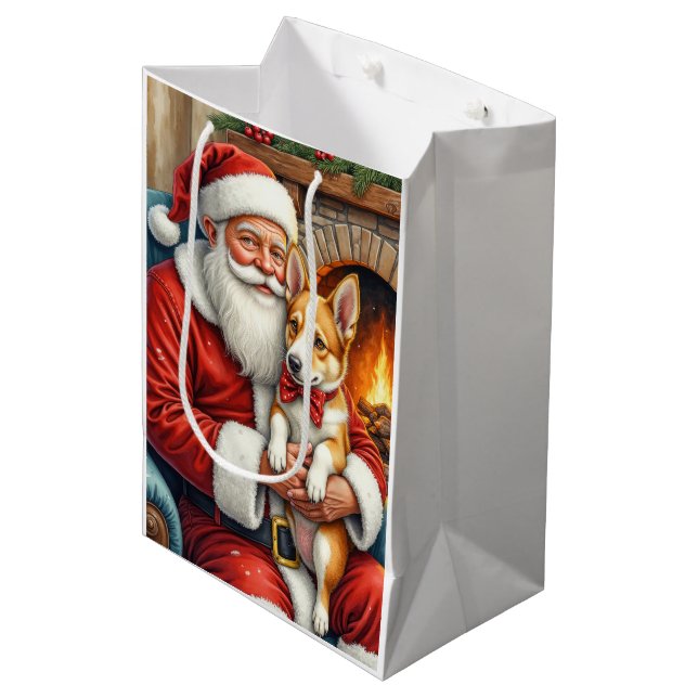 Santa Claus Holding Australian Cattle Christmas Mittlere Geschenktüte (Vorderseite Schrägansicht)
