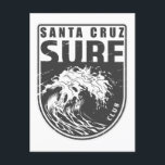 Santa Cruz Surf Club Postkarte<br><div class="desc">Santa Cruz Surf Club Design mit Meereswellen-Illustration in einem Abzeichen Stil.</div>
