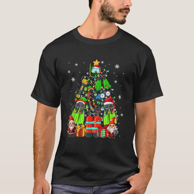 Santa Elf Scuba Diver Tools With Gnomes As Xmas Tr T-Shirt (Vorderseite)