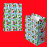 Santa Golfing by Christmas Tree Mittlere Geschenktüte<br><div class="desc">Der Weihnachtsmann konnte nicht warten! Er eröffnete ein frühes Geschenk - ein Golfgadget für sein Spiel. Nun, unser wunderschönes Weihnachtsgolfmuster ist perfekt für die Golfer. Diese Geschenktasche kann ein Loch in eins mit Ihrer Familie und Freunden machen! Nutzen Sie das Angebot für Golf-Geschenke oder für eine besondere Touch. Die Fähigkeiten...</div>