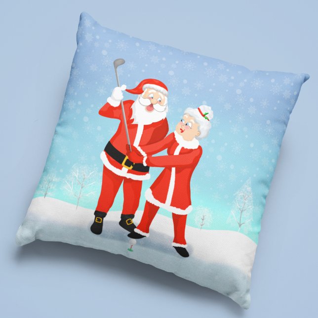 Santa Helping Mrs. Claus mit ihrem Golfschwung Kissen (For the golfing family or a couple, this is a great winter addition to your home decorations.)