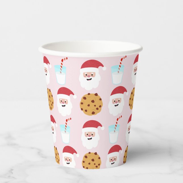 Santa Milch und Cookies mit rosa Hintergrund Pappbecher (Vorderseite)
