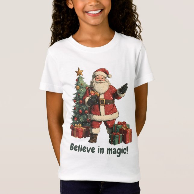 Santa mit Geschenken und Weihnachtsbaum T-Shirt (Vorderseite)