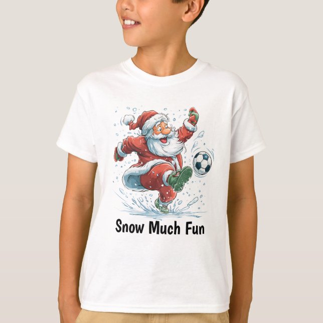 Santa Playing Soccer in the Snow T-Shirt (Vorderseite)