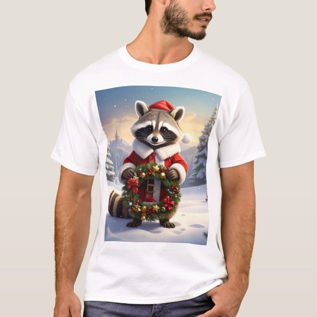 Santa Raccoon – Winter Wreath in a Magical Forest T-Shirt (Vorderseite)