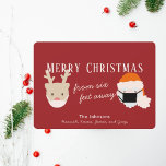Santa & Reindeer Maske Rote Weihnachtskarte Feiertagskarte<br><div class="desc">Diese niedliche und moderne,  lustige 2020 covid-19 Weihnachten/Urlaubskarte mit Rentier und Santa mit Maske und sozialer Distanzierung auf bordeauxrotem Hintergrund. Auf der Rückseite ist ein bordeauxroter Hintergrund mit weißen Schneemodellen zu sehen. Personalisieren Sie es für Ihre Bedürfnisse. In meinem Geschäft finden Sie passende Produkte.</div>