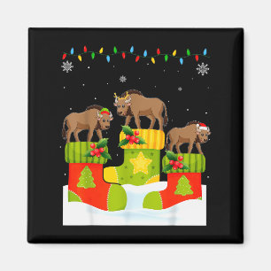 Santa-Rentier-Elf-Wildebeest in Weihnachts-Socken Magnet