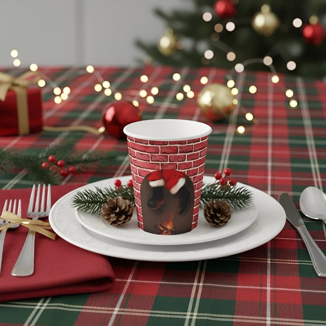 Santa runter den Kamin Pappbecher (Cozy Santa fireplace Christmas paper cup with festive holiday design)