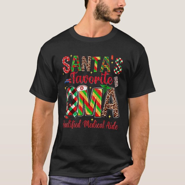 Santa s Favorite QMA Qualified Medication Aide Chr T-Shirt (Vorderseite)