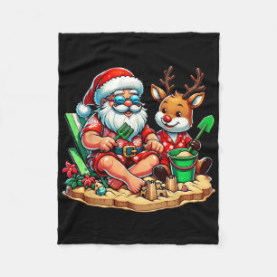 Santa und Freund am Strand Weihnachten im Juli Fleecedecke