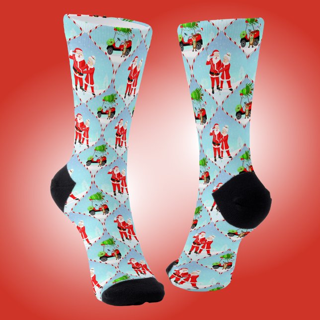 Santa und Mrs. Claus Golfing Ogee Pattern Socken (Cozy up with these fun Santa with Mrs. Claus socks.)