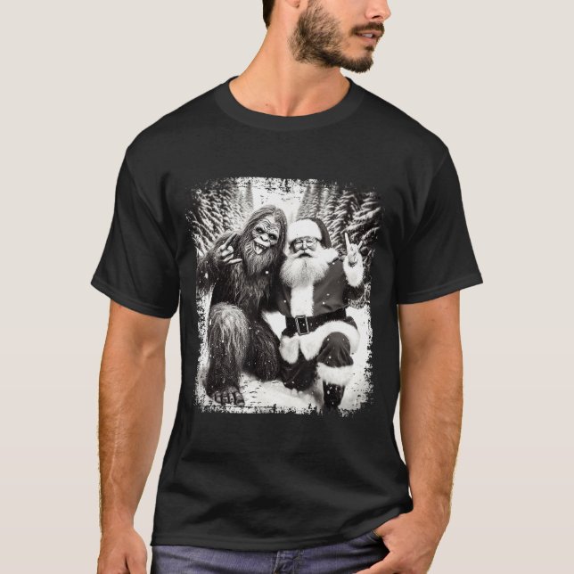 Santa With Bigfoot Christmas Lights Funny Sasquatc T-Shirt (Vorderseite)