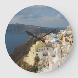 Santorin in der Nachmittagssonne Große Wanduhr