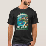 Sao Miguel Island Portugal T-Shirt<br><div class="desc">Sao Miguel Island Retro Vektor Reise Design. Es ist bekannt für seine vulkanische Landschaft,  die Flora und das reiche Meeresleben,  einschließlich Wale.</div>