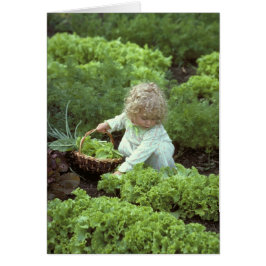 Sara im Garten