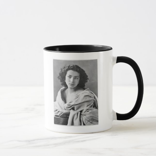 Sarah Bernhardt im Kostüm, c.1860 Tasse (Rechts)
