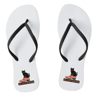 Sarkastischer Linolschnitt-Katzen-in-Schuh-Meme Flip Flops