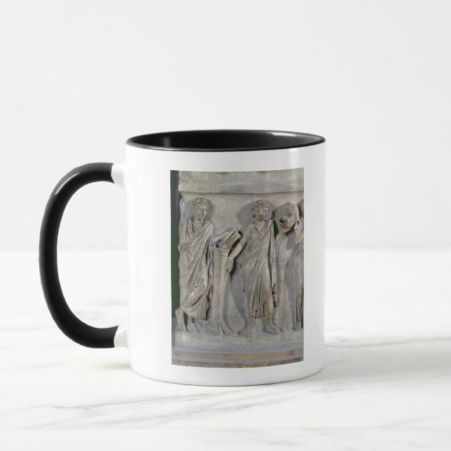 Sarkophag der Musen, Detail von Clio u. Tasse (Links)