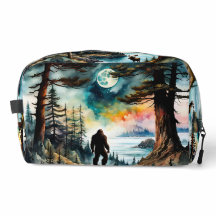 Sasquatch auf einem Waldgraben über dem Ozean